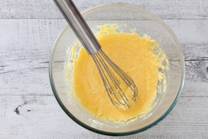 Preparazione Quiche alle zucchine, fiori di zucca e mozzarella  - Fase 2