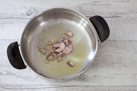 Preparazione Risotto alla crema di piselli, mozzarella e limone - Fase 1 Preparazione Risotto alla crema di piselli, mozzarella e limone - Fase 1