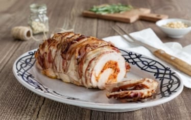 Rotolo di tacchino in crosta di pancetta