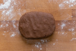 Preparazione Tartellette al cioccolato e frutta secca - Fase 2