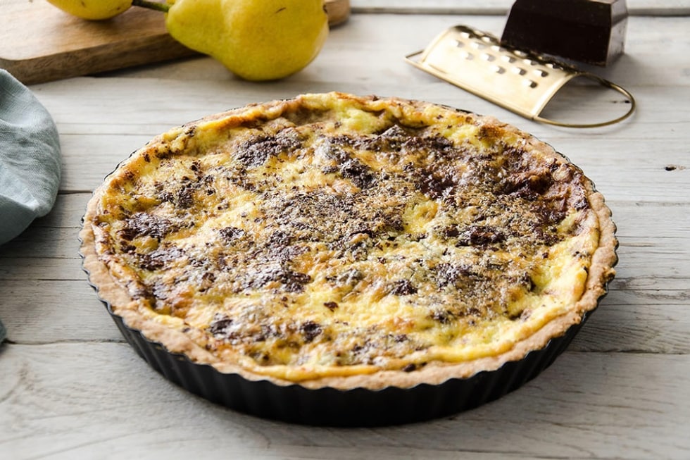 Torta alle mandorle con pere e cioccolato ricetta