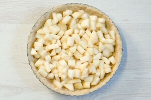 Preparazione Torta alle mandorle con pere e cioccolato - Fase 4