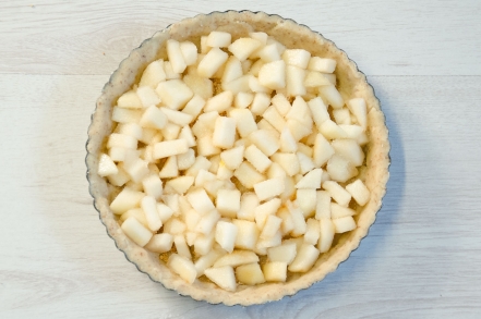 Preparazione Torta alle mandorle con pere e cioccolato - Fase 4 Preparazione Torta alle mandorle con pere e cioccolato - Fase 4