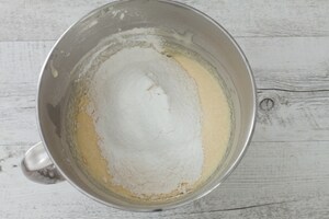 Preparazione Torta di albicocche e ricotta - Fase 1