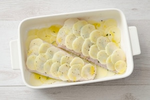 Preparazione Tranci di nasello al forno con patate - Fase 2