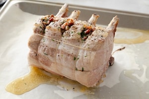 Preparazione Carré di maiale con albicocche e bacon - Fase 3