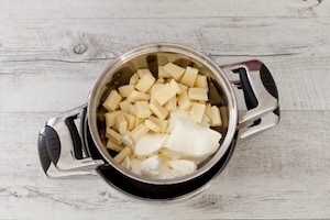 Preparazione Crostata al cioccolato bianco e fragole - Fase 2