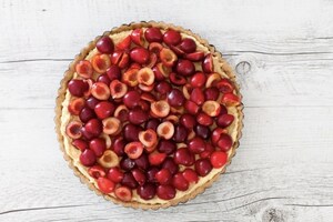Preparazione Crostata alle ciliegie di Vignola con frangipane alle nocciole - Fase 4
