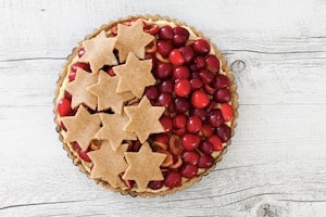 Preparazione Crostata alle ciliegie di Vignola con frangipane alle nocciole - Fase 4