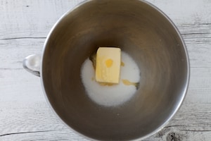 Preparazione Crostata alle ciliegie di Vignola con frangipane alle nocciole - Fase 2