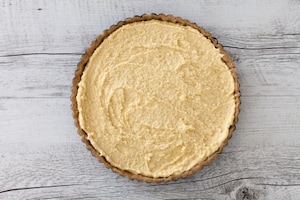 Preparazione Crostata alle ciliegie di Vignola con frangipane alle nocciole - Fase 3