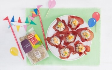 Fagottini di bresaola con polpettine ai pinoli e melone