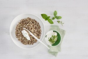 Preparazione Fagottini di bresaola con polpettine ai pinoli e melone - Fase 1