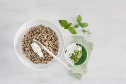 Preparazione Fagottini di bresaola con polpettine ai pinoli e melone - Fase 1 Preparazione Fagottini di bresaola con polpettine ai pinoli e melone - Fase 1