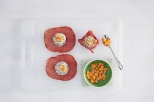 Preparazione Fagottini di bresaola con polpettine ai pinoli e melone - Fase 2