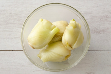 Preparazione Finocchi al forno con mozzarella e uova - Fase 1 Preparazione Finocchi al forno con mozzarella e uova - Fase 1