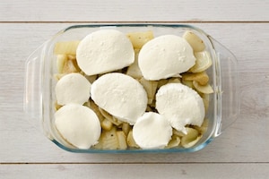 Preparazione Finocchi al forno con mozzarella e uova - Fase 3