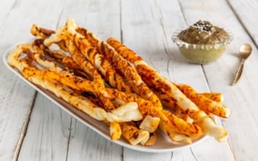 Grissini al pomodoro con crema di melanzane