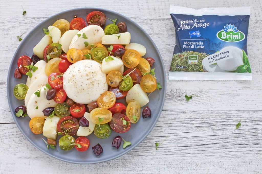 Ricetta Insalata Colorata Con Mozzarella Patate Pomodorini E Olive Taggiasche Cucchiaio D Argento