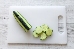 Preparazione Insalata di riso con salmone, avocado, pompelmo rosa e cetriolo  - Fase 2