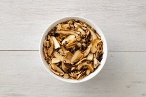 Preparazione Melanzane ripiene di ricotta e funghi - Fase 1