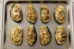 Preparazione Melanzane ripiene di ricotta e funghi - Fase 5