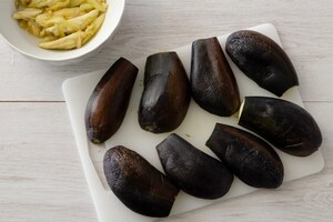 Preparazione Melanzane ripiene di ricotta e funghi - Fase 2