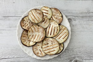 Preparazione Millefoglie estiva di mozzarella, pomodoro, melanzane e zucchine  - Fase 1