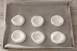 Preparazione Mini pavlova al cioccolato - Fase 2