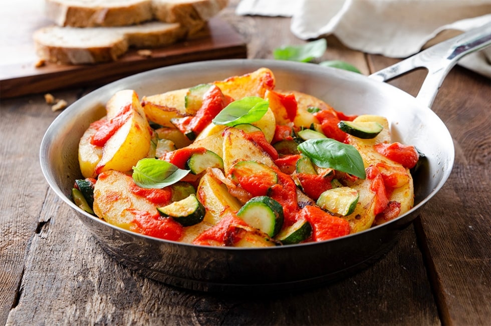 Padellata di verdure con crema di peperoni abbrustoliti ricetta