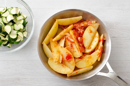 Preparazione Padellata di verdure con crema di peperoni abbrustoliti - Fase 4 Preparazione Padellata di verdure con crema di peperoni abbrustoliti - Fase 4