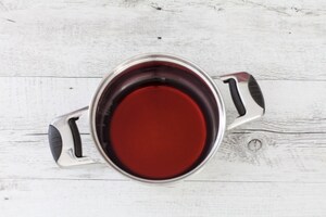 Preparazione Pavlova con ciliegie di Vignola al vino rosso e crema al mascarpone - Fase 2