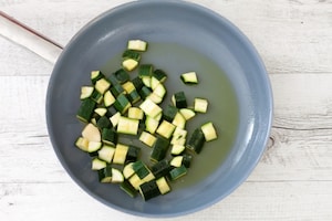 Preparazione Polpette di zucchine e mozzarella - Fase 1