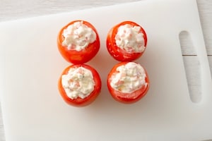 Preparazione Pomodori ripieni ai formaggi - Fase 3