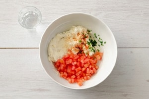 Preparazione Pomodori ripieni ai formaggi - Fase 2