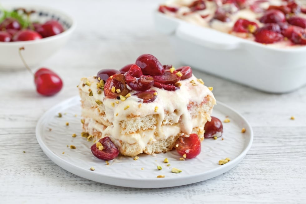 Tiramisù alle ciliegie e zabaione ricetta