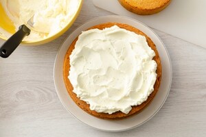 Preparazione Torta a piani con crema profumata al lime - Fase 3