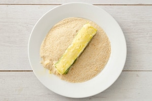 Preparazione Zucchine impanate ripiene al formaggio - Fase 4