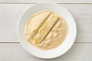 Preparazione Zucchine impanate ripiene al formaggio - Fase 4