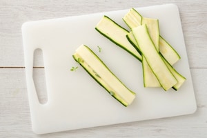 Preparazione Zucchine impanate ripiene al formaggio - Fase 2