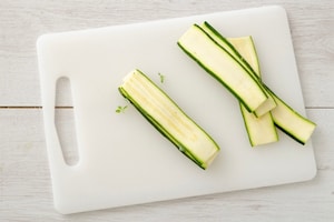 Preparazione Zucchine impanate ripiene al formaggio - Fase 2