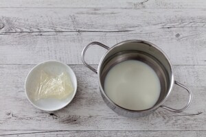 Preparazione Barrette di cheesecake al cioccolato bianco con pesche caramellate  - Fase 2