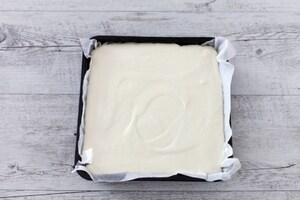Preparazione Barrette di cheesecake al cioccolato bianco con pesche caramellate  - Fase 3