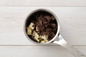 Preparazione Brownies al cioccolato e fragole - Fase 1