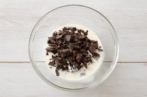 Preparazione Brownies al cioccolato e fragole - Fase 4