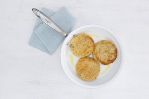 Preparazione Burger di cereali e legumi con salsa allo yogurt - Fase 2