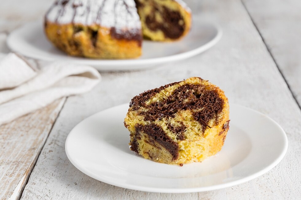 Ciambellone variegato al cacao