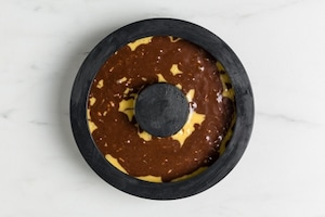 Preparazione Ciambellone variegato al cacao  - Fase 2