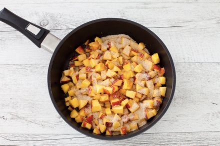 Preparazione Fagottini alle pesche - Fase 2 Preparazione Fagottini alle pesche - Fase 2