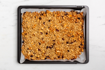 Preparazione Granola fatta in casa - Fase 2 Preparazione Granola fatta in casa - Fase 2